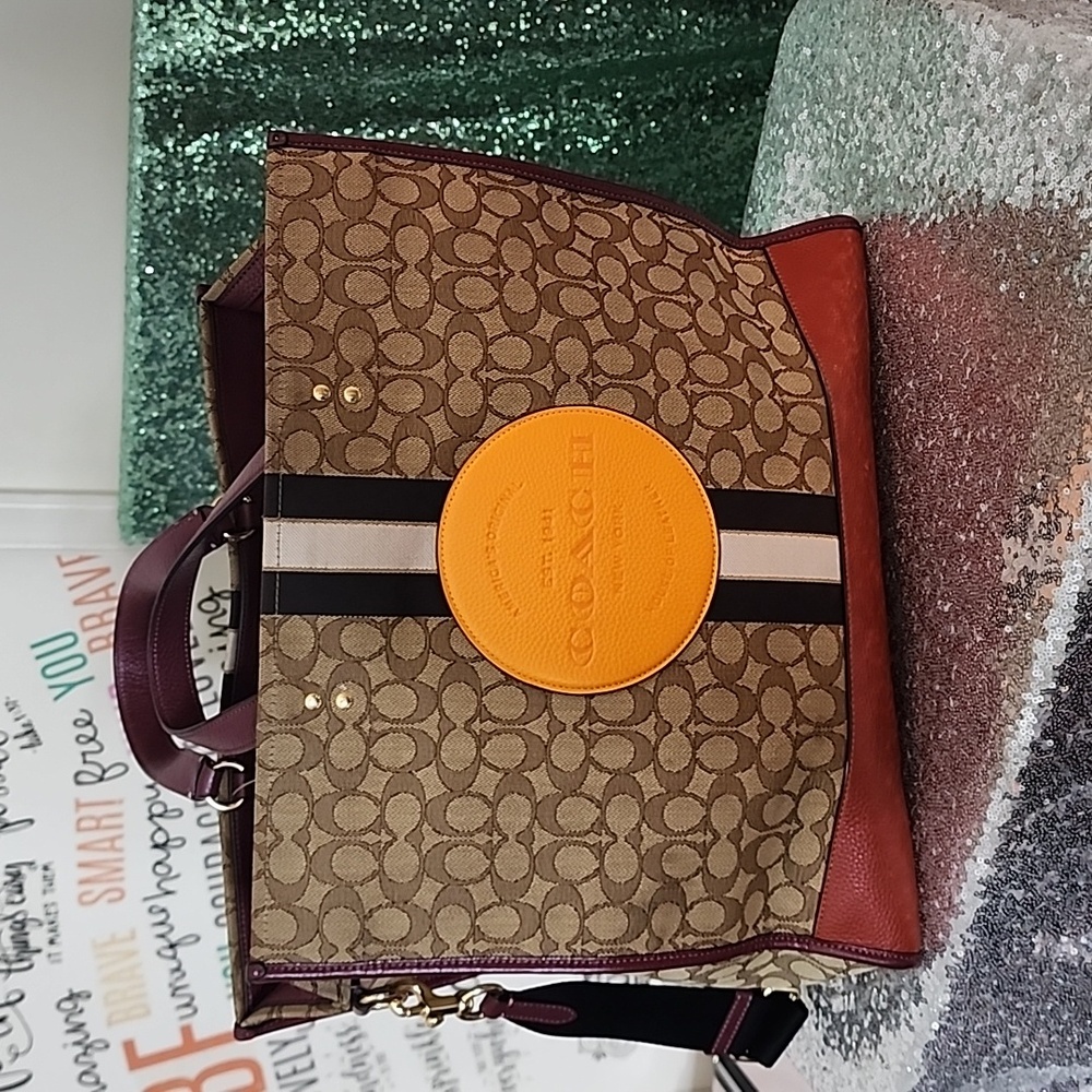 COACH DEMPSEY TOTE 40"